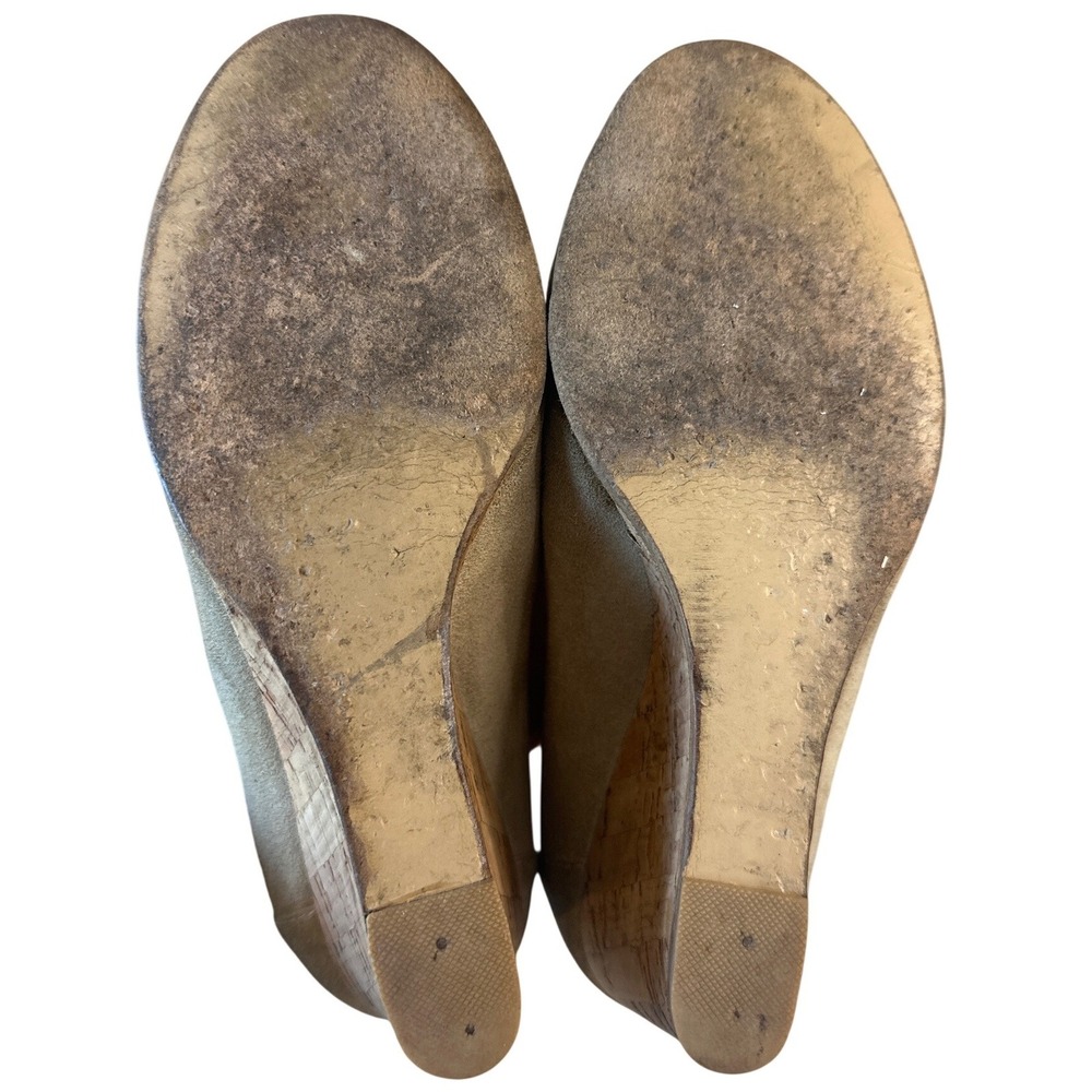 Chanel 11P Beige Black CC Medallion Cork Wedge Pumps EU 37.5 Vintage - Picture 8 of 12